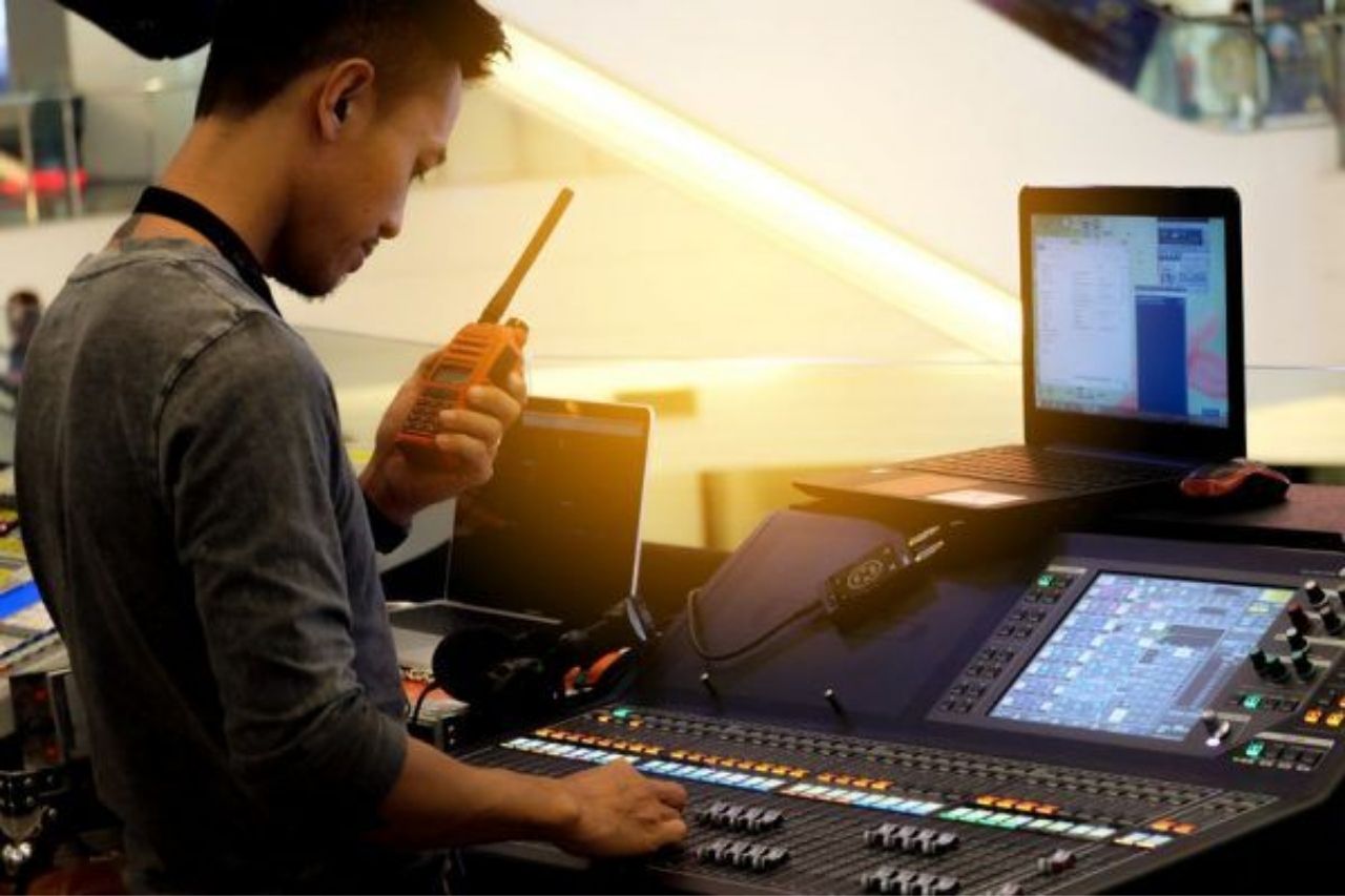 Bulk Walkie Talkie Supplying for Businesses and Large Teams